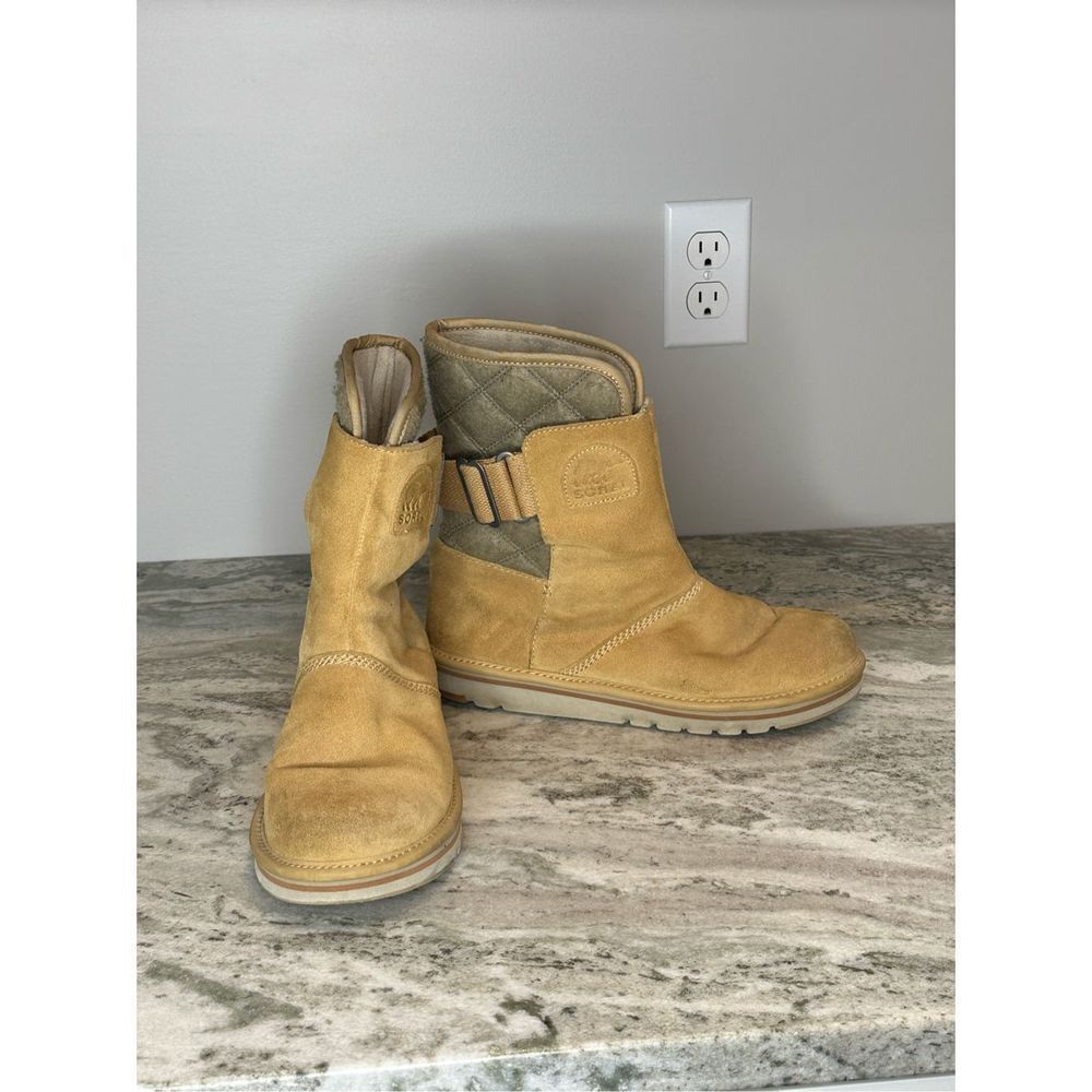 Sorel Women's Tan Suede Winter Rain Boots